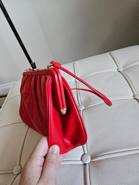 Marc Jacobs Butterfly Kiss-Lock 2-Way Clutch - Red Leather - Picture 3 of 7